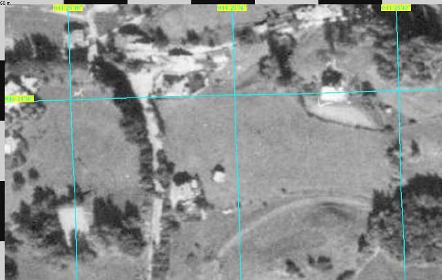 Foto 4. Foto aerea: si riconosce bene l'ellisse nella parte bassa della foto
